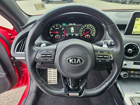 Used 2020 Kia Stinger GT2 image 21
