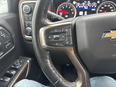 Used 2020 Chevrolet Silverado 1500 High Country w/ Technology Package image 18