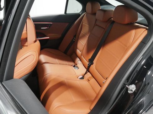 Used 2022 Mercedes-Benz C 300 4MATIC Sedan image 11