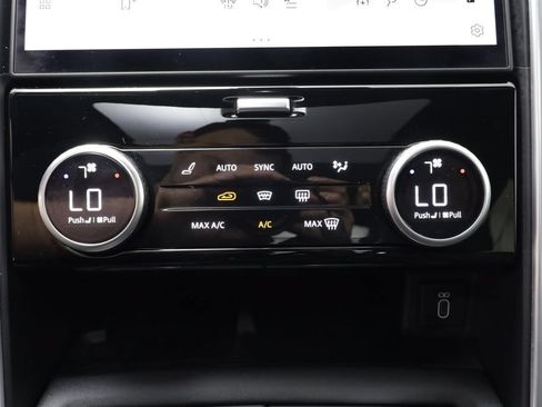 Certified 2026 Land Rover Discovery S AWD/4WD image 13