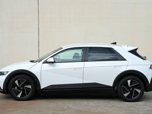 Used 2025 Hyundai Ioniq 5 SE RWD image 44
