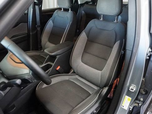 Used 2024 Chevrolet TrailBlazer LT w/ Convenience Package AWD/4WD image 9