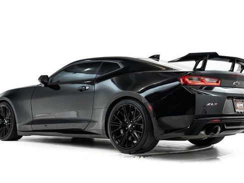 Used 2018 Chevrolet Camaro ZL1 RWD image 10