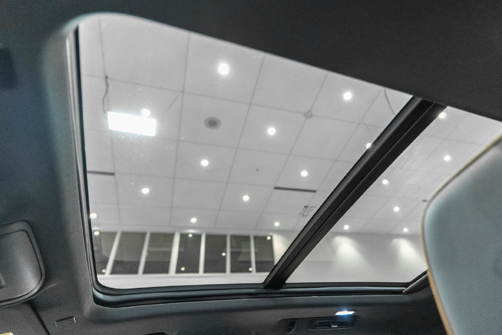 Used 2021 GMC Yukon AT4 AWD/4WD image 24