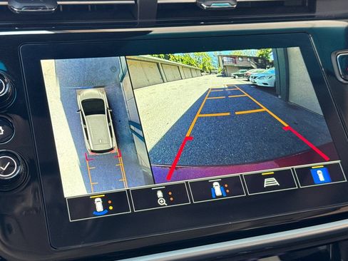 Used 2023 Chevrolet Bolt LT w/ Infotainment Package FWD image 27