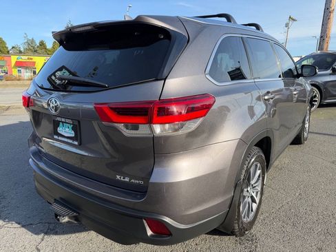 Used 2019 Toyota Highlander XLE AWD/4WD image 8