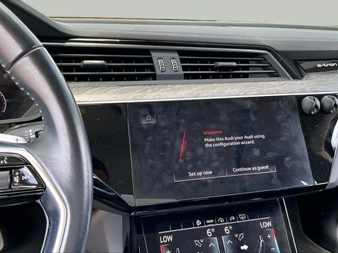 Used 2021 Audi e-tron Premium w/ Convenience Plus Package AWD/4WD image 5