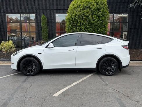 Used 2021 Tesla Model Y Long Range AWD/4WD image 8