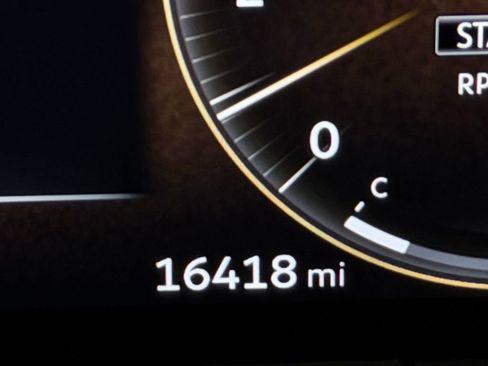 Used 2025 INFINITI QX80 Sensory image 14