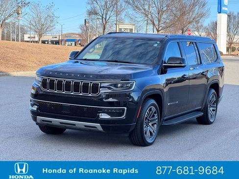 Used 2024 Jeep Wagoneer L Series II w/ Flexible Seating Group image 2