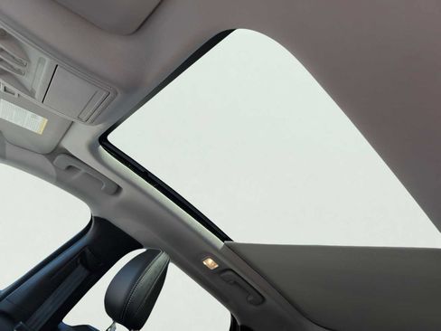 New 2025 Ford Escape SE image 10