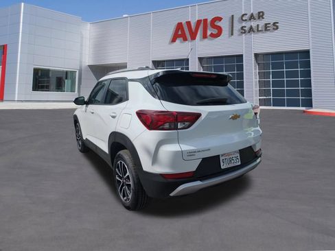 Used 2025 Chevrolet TrailBlazer LT AWD/4WD image 9