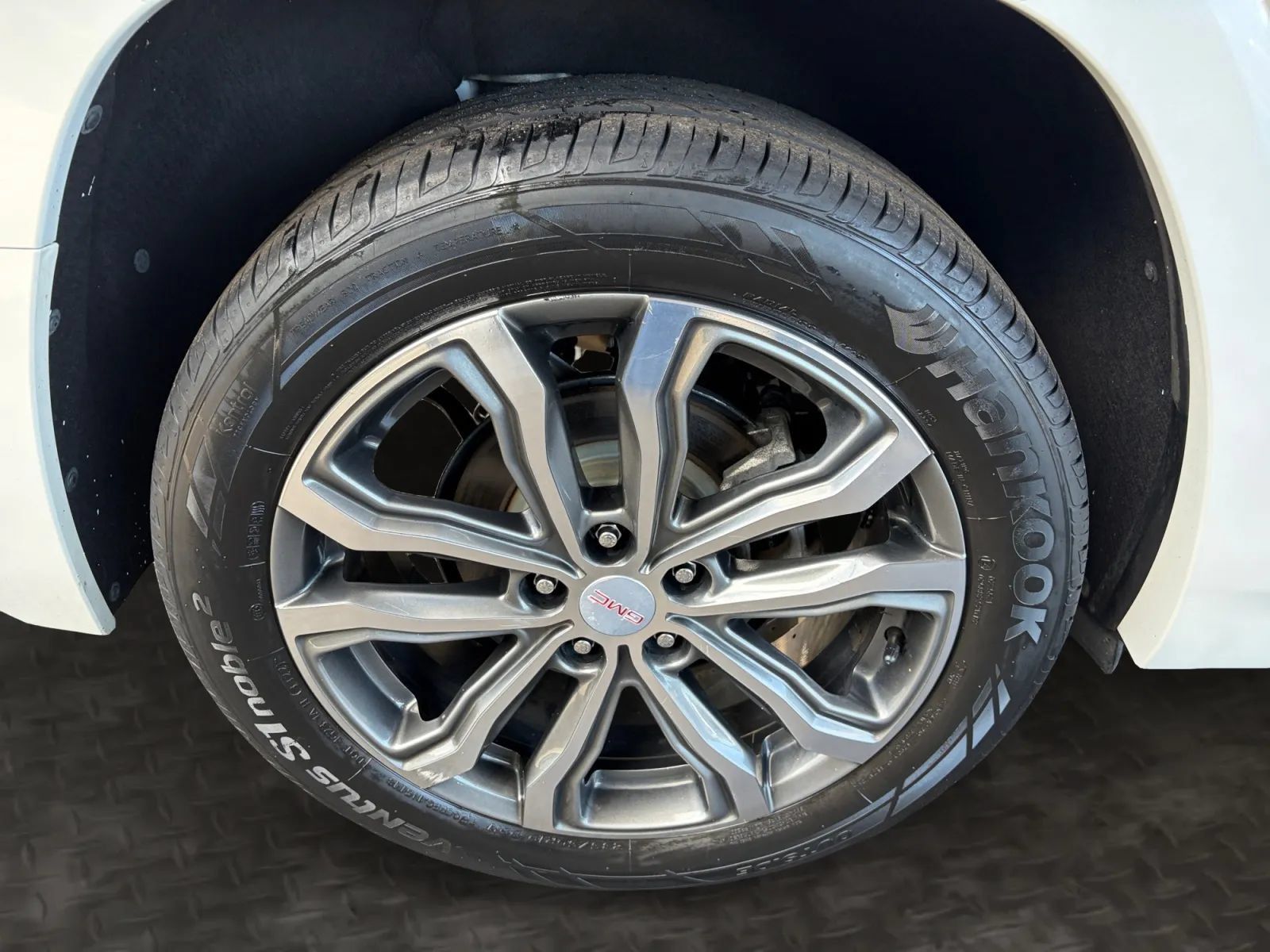 Used 2020 GMC Terrain Denali w/ Denali Premium Package AWD/4WD image 40