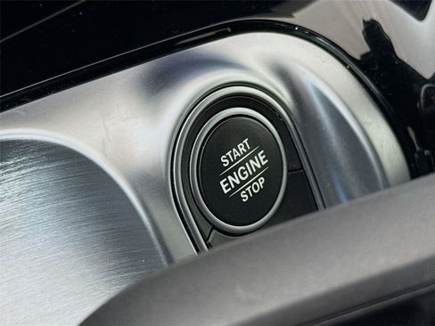 Used 2022 Mercedes-Benz GLB 250 4MATIC image 17