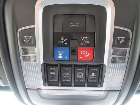 Used 2020 RAM 1500 Limited image 40