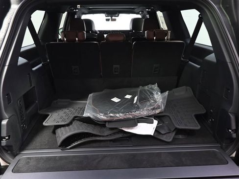 New 2026 Lincoln Navigator L Reserve AWD/4WD image 19