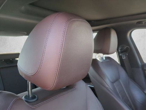 Used 2019 BMW 330i xDrive Sedan w/ Premium Package AWD/4WD image 16