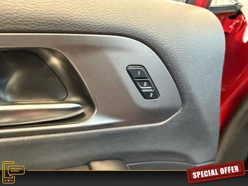 New 2026 Chrysler Pacifica Select image 10