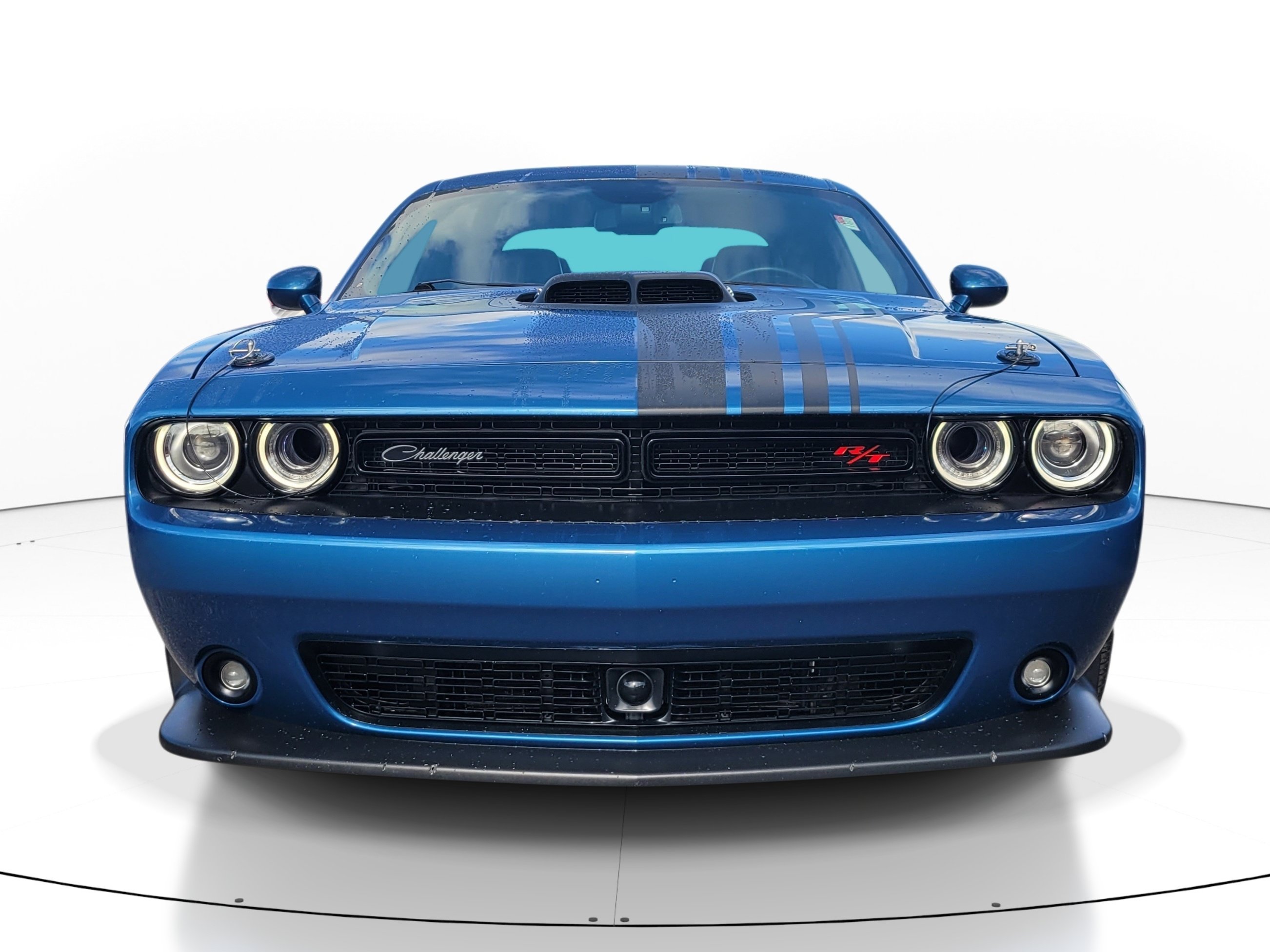 Used 2022 Dodge Challenger R/T Scat Pack w/ Shaker Package RWD image 2