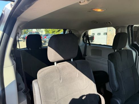 Used 2016 Dodge Grand Caravan SXT image 54