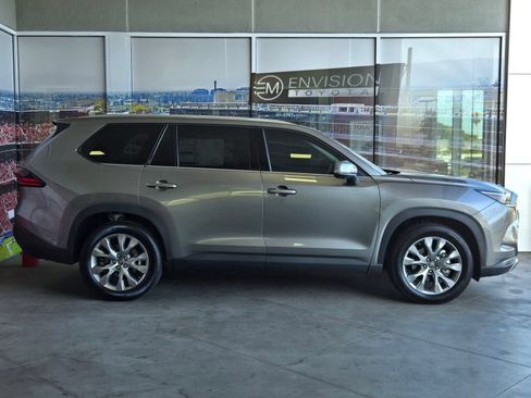 Certified 2026 Toyota Grand Highlander FWD image 4