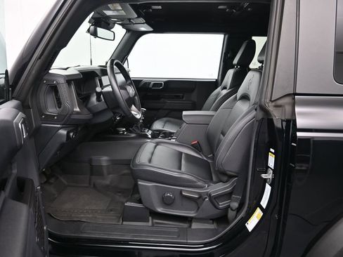 Certified 2025 Ford Bronco Badlands AWD/4WD image 12