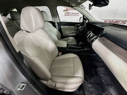 Used 2023 Kia Sorento S AWD/4WD image 31