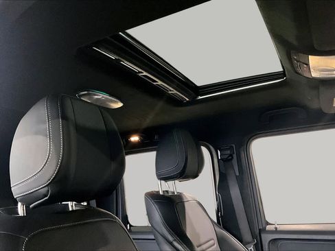 Used 2025 Mercedes-Benz G 580 w/ EQ Technology image 12