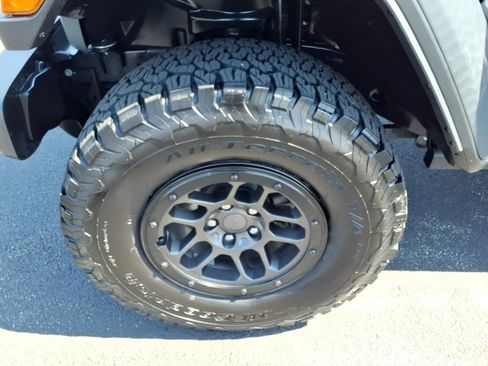 Used 2023 Jeep Wrangler Unlimited Sport AWD/4WD image 23