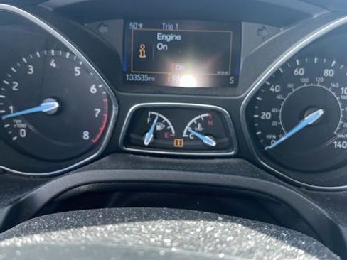 Used 2016 Ford Focus SE w/ SE Sport Package image 2