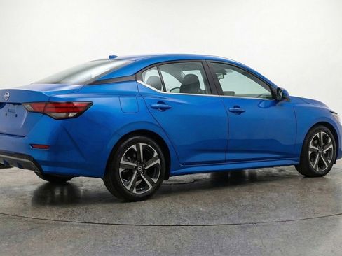 Used 2025 Nissan Sentra SV FWD image 9