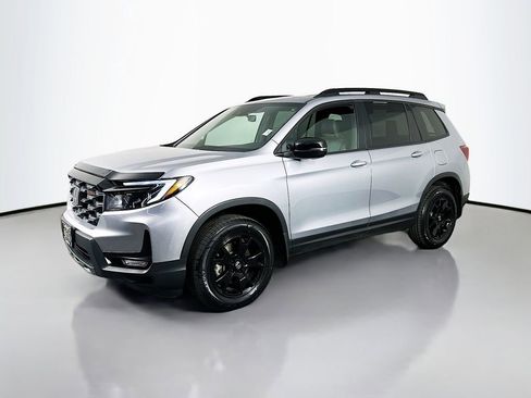Used 2023 Honda Passport TrailSport image 4