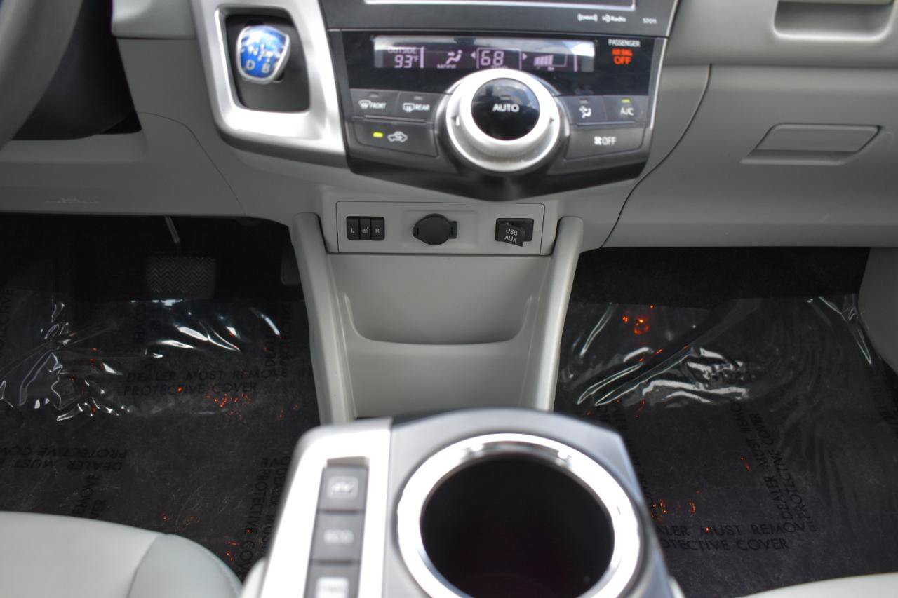 Used 2012 Toyota Prius V Five FWD image 17