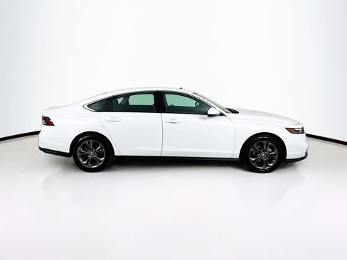 Used 2023 Honda Accord EX image 9