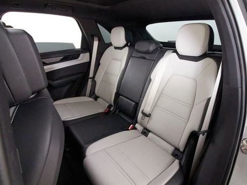 Used 2024 Porsche Cayenne AWD/4WD image 21