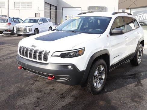 Used 2019 Jeep Cherokee Trailhawk image 11