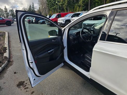 Used 2017 Ford Escape Titanium w/ Equipment Group 301A image 18