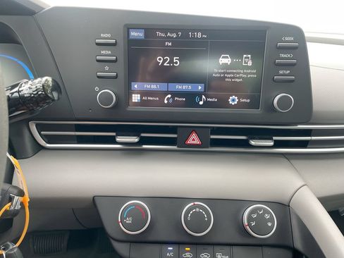 Certified 2025 Hyundai Elantra SE FWD image 47