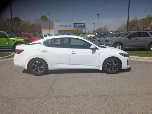 Used 2024 Nissan Sentra SV image 6