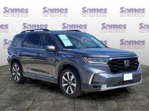 Used 2025 Honda Pilot Elite image 1
