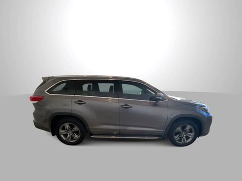 Used 2017 Toyota Highlander Limited image 9