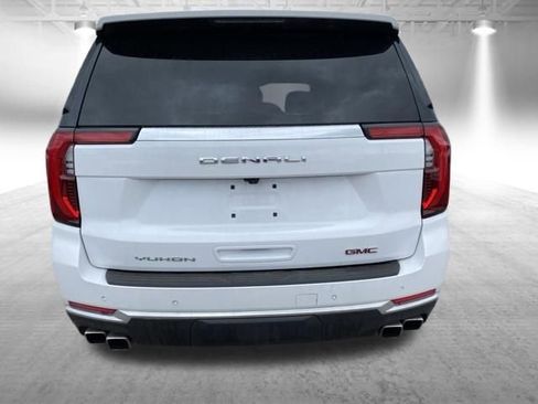 Used 2025 GMC Yukon Denali AWD/4WD image 8