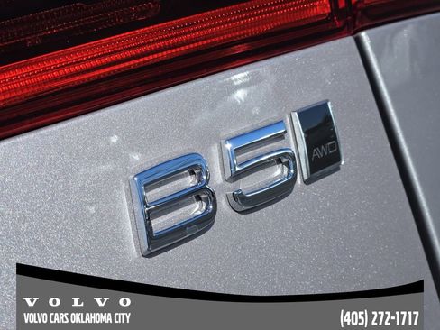 New 2026 Volvo XC60 B5 Plus w/ Protection Package Premier AWD/4WD image 9