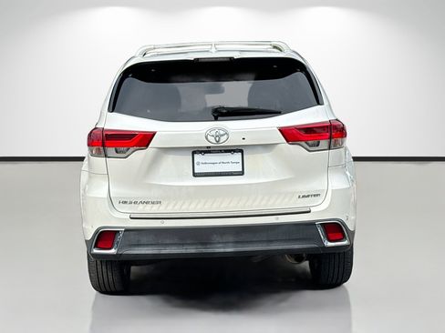 Used 2018 Toyota Highlander Limited FWD image 4