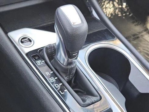Used 2024 Nissan Altima 2.5 SV FWD image 17