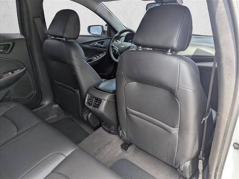 Used 2021 Chevrolet Malibu Premier FWD image 30