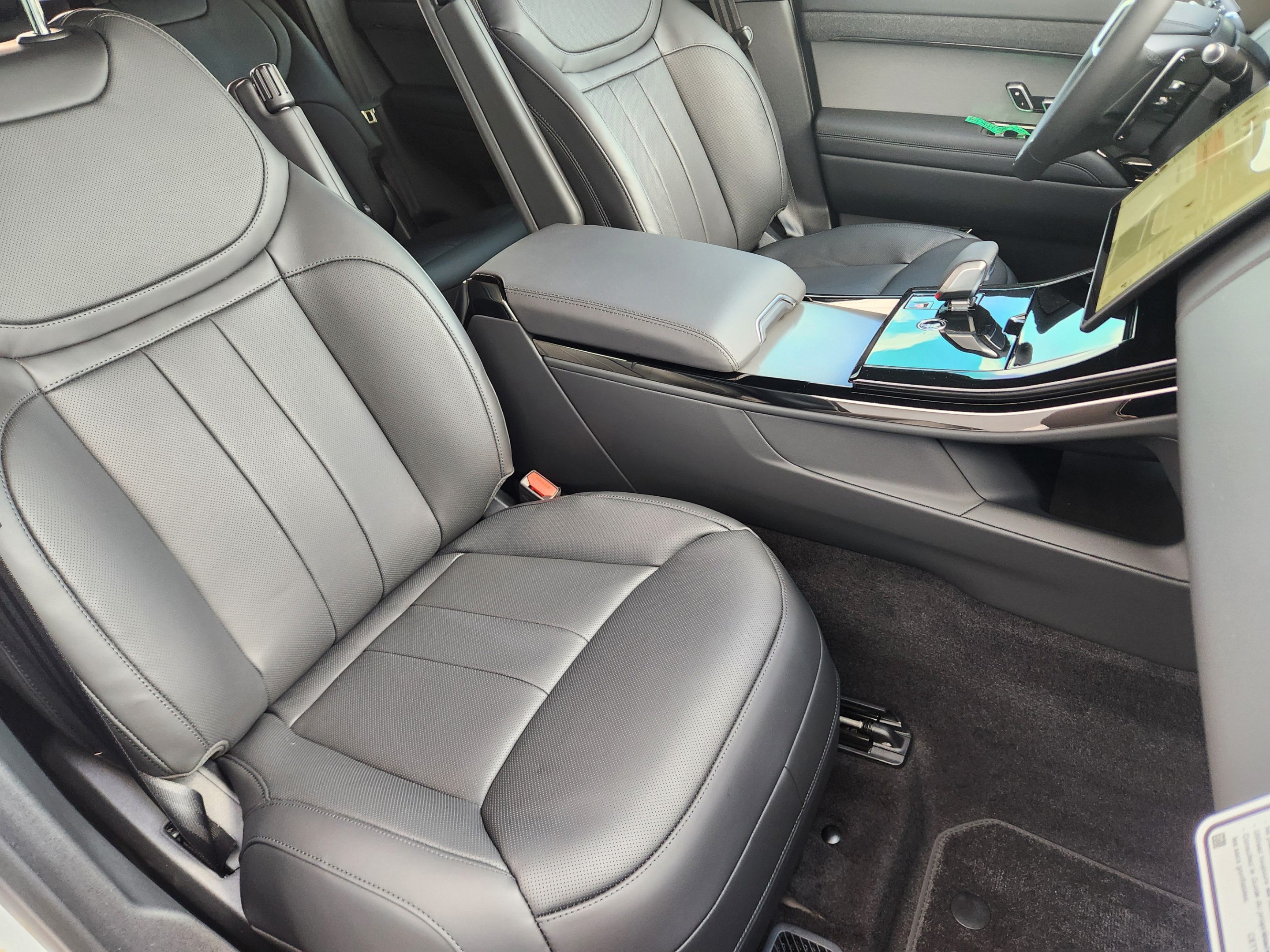 New 2027 Land Rover Range Rover Sport SE AWD/4WD image 13