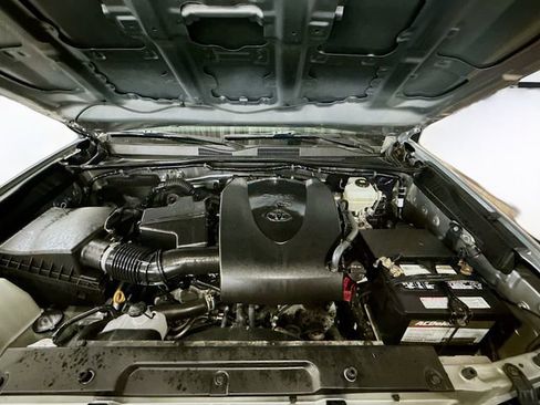 Used 2020 Toyota Tacoma TRD Off-Road image 28
