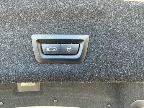 Used 2025 BMW 330i 330i w/ Premium Package image 16