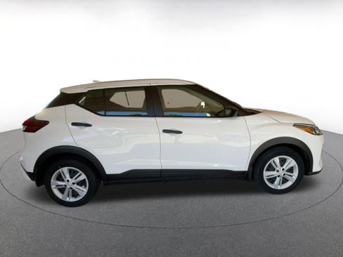 Used 2024 Nissan Kicks S image 16